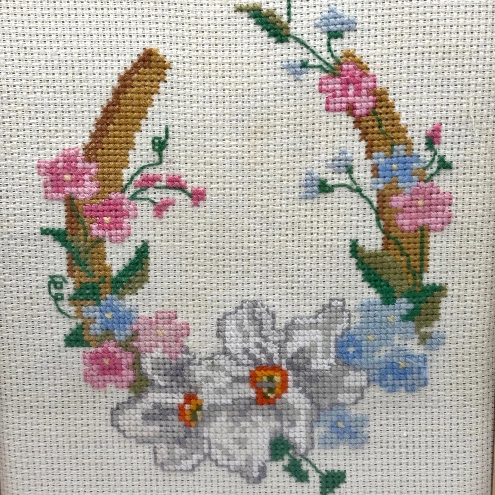 Vintage Framed Floral Horseshoe Cross Stitch Hand Embroidered Wall Art Gold Tone